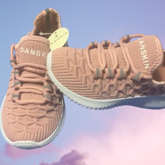 Danskin Girls Ultra Light Comfort Memory Foam Stunt-G Pink Sneaker Size 11 - Picture 1 of 4